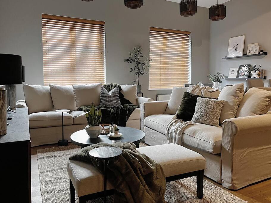 Modern Ground Floor Apartment Todmorden Bagian luar foto