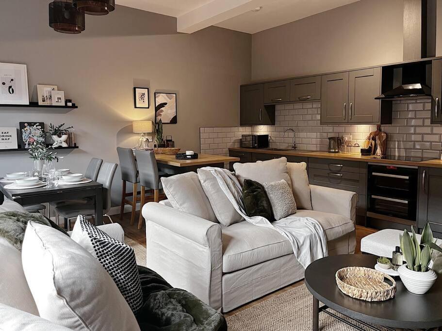 Modern Ground Floor Apartment Todmorden Bagian luar foto
