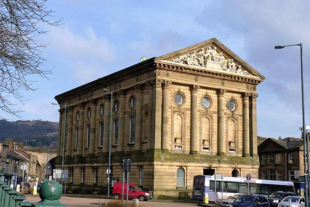 Modern Ground Floor Apartment Todmorden Bagian luar foto