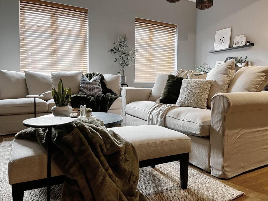 Modern Ground Floor Apartment Todmorden Bagian luar foto