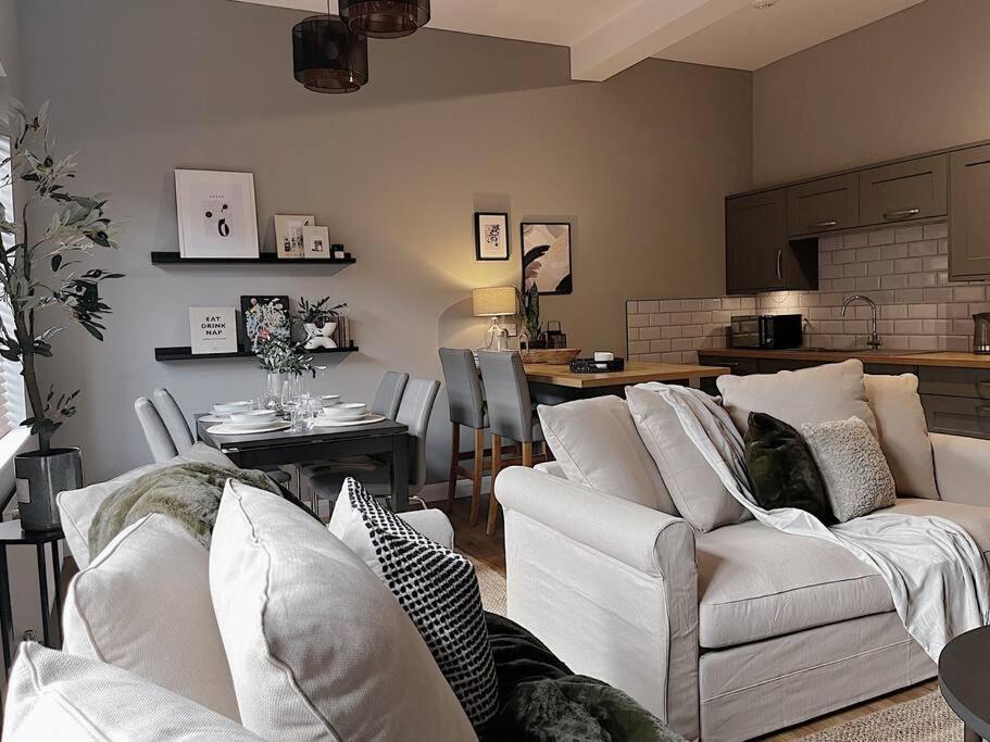 Modern Ground Floor Apartment Todmorden Bagian luar foto