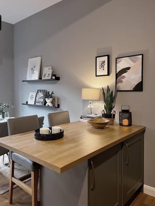 Modern Ground Floor Apartment Todmorden Bagian luar foto